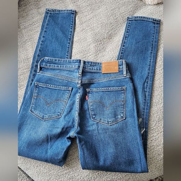 Levis high rise distressed jeans - Picture 4 of 4